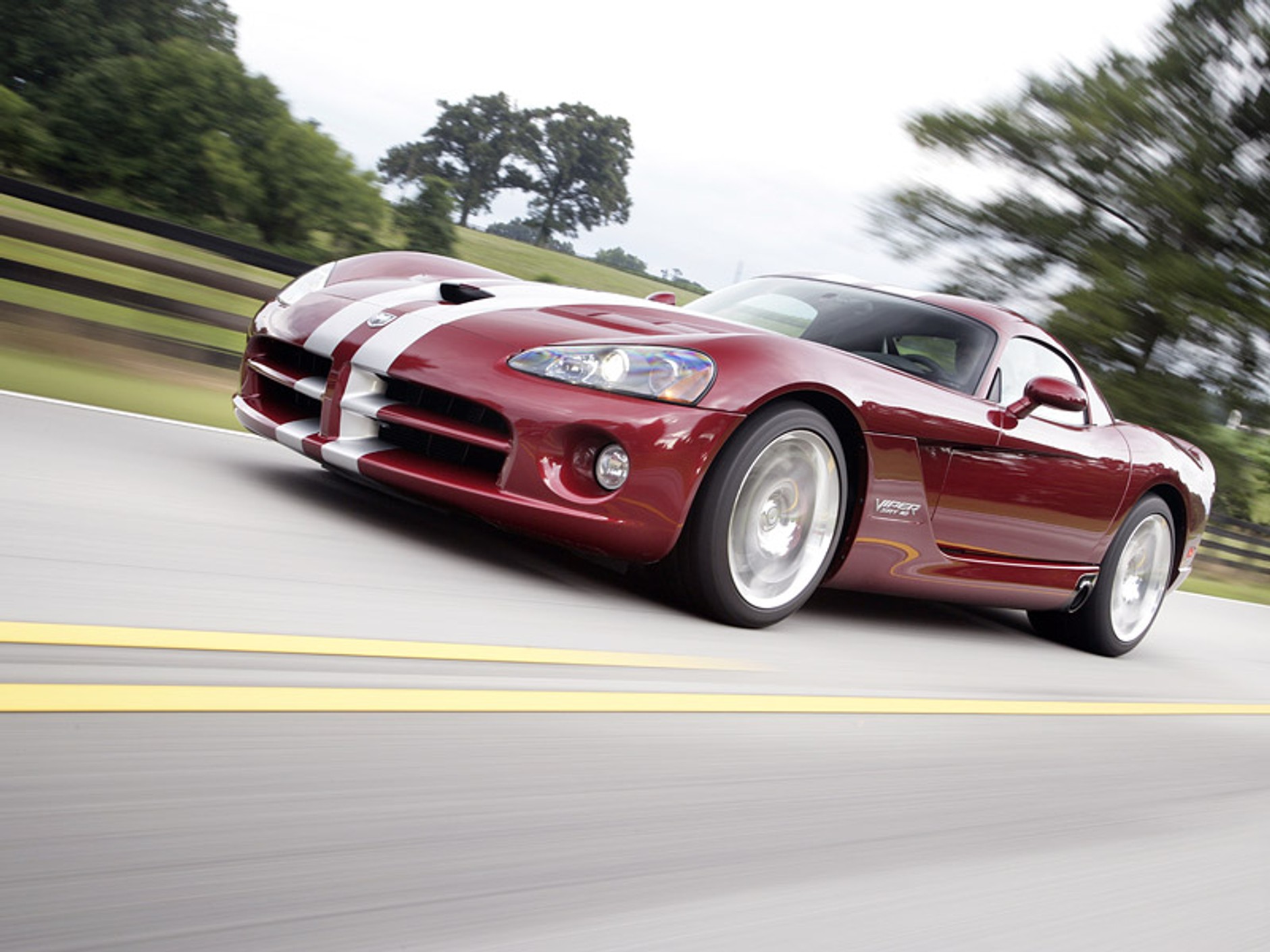 Dodge Viper SRT10 nie zamierza zejść ze sceny