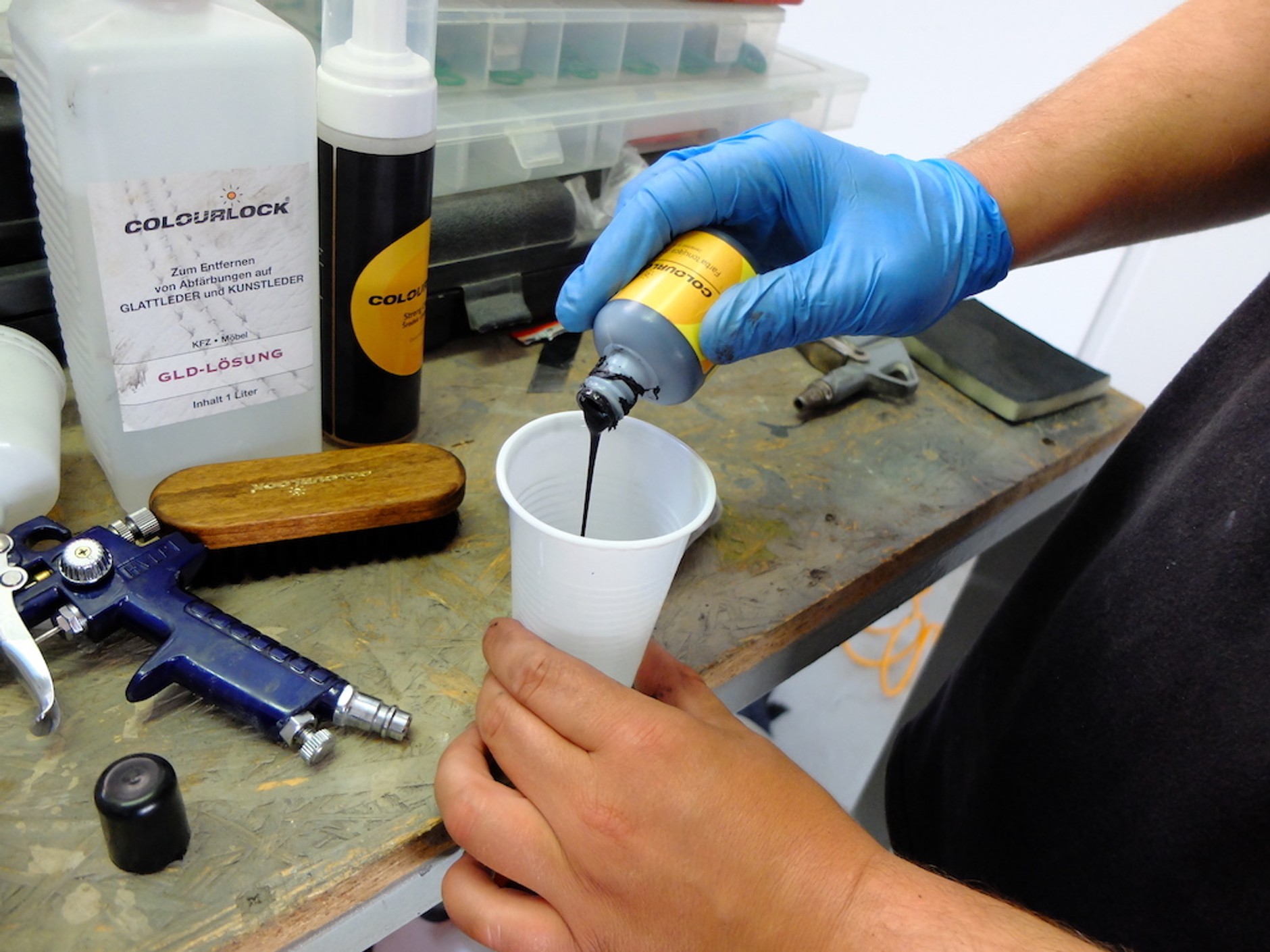 Odnawianie skórzanej kierownicy