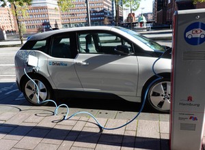 Niemcy przestają kupować auta elektryczne. Cztery kluczowe powody