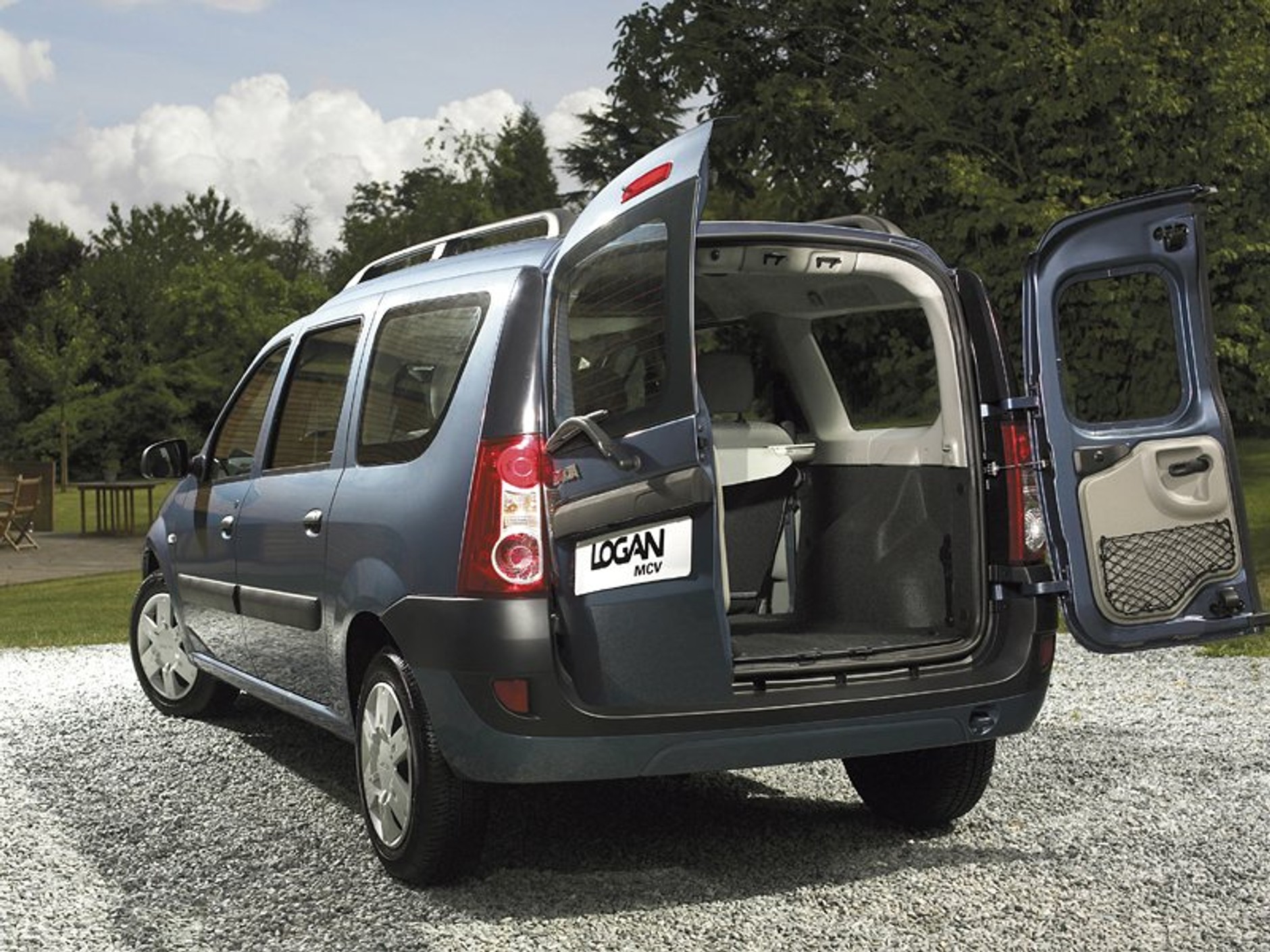 Paryż na żywo: Bestseller Logan w wersji kombi