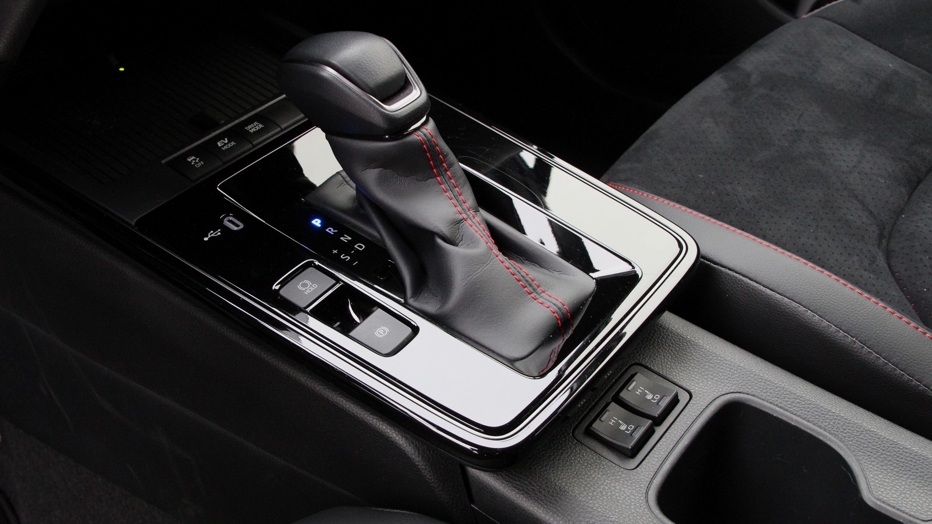 Toyota Corolla Cross 2.0 Hybrid GR Sport 