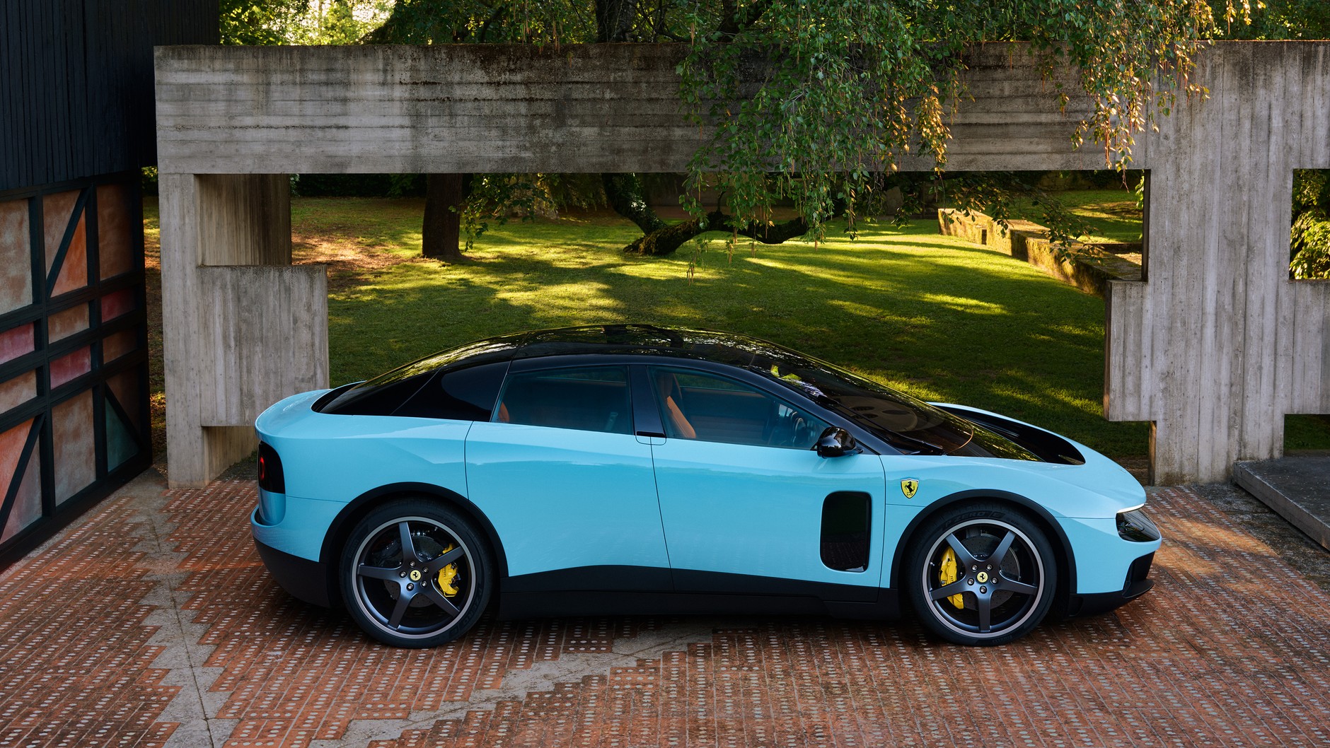 Ferrari Luce 2026