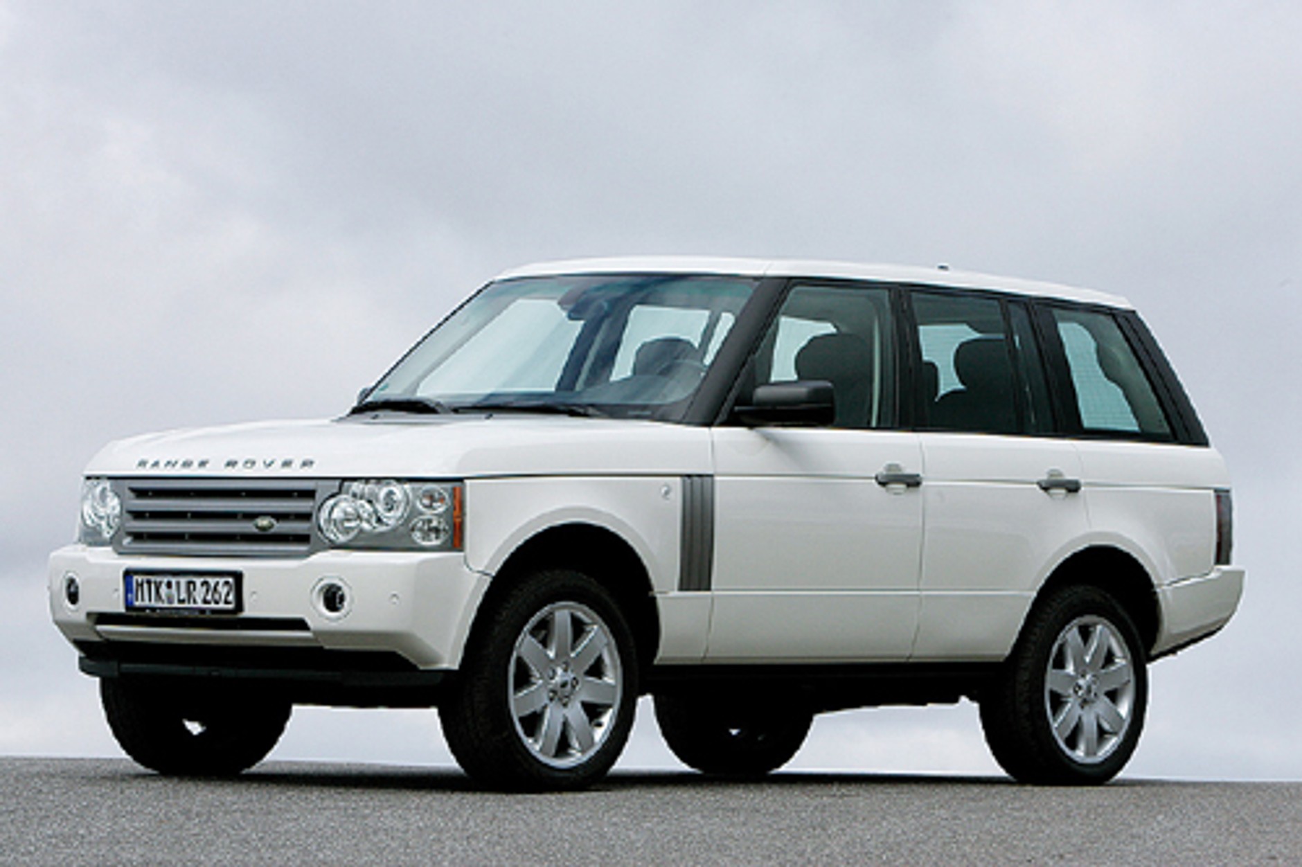 Toyota Land Cruiser V8 4.5 d-4d kontra Audi Q7 4.2 tdi, Mercedes GL 420 CDI i Range Rover TDV8 - Arystokracja w terenie