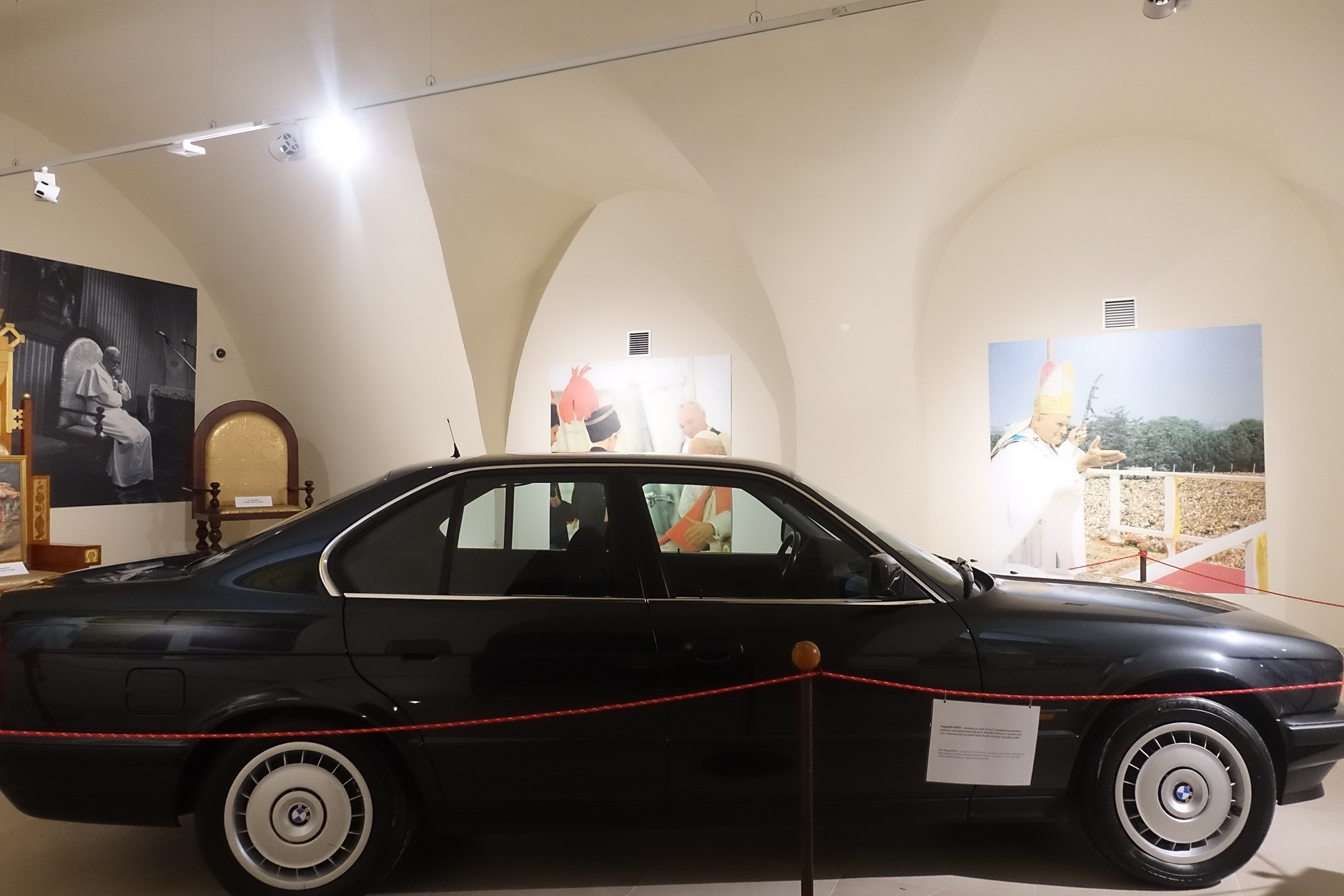 Papieskie BMW 525ix (1992)