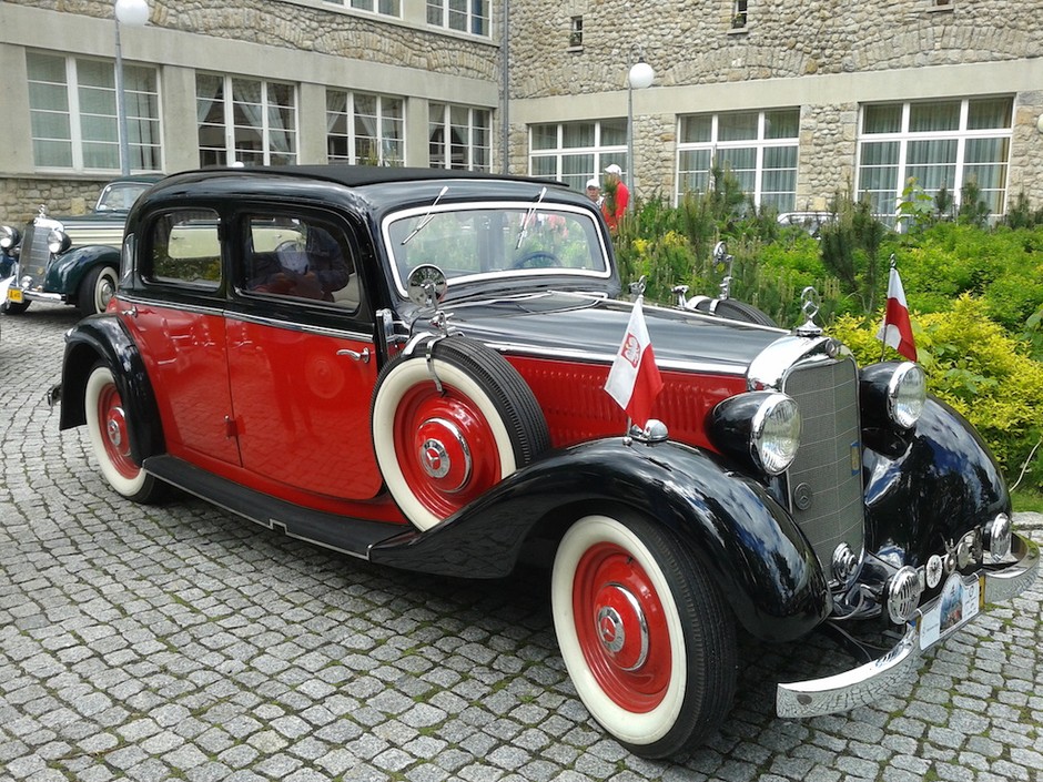 Mercedes 230 W143