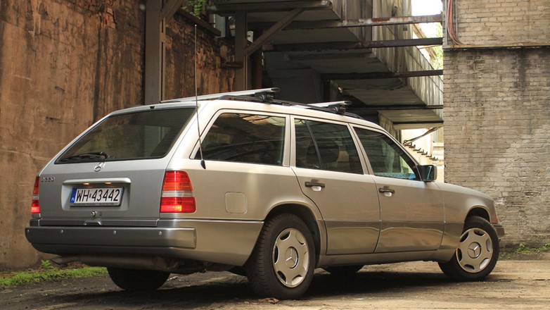Mercedes W124 - klasyk na każdy dzień
