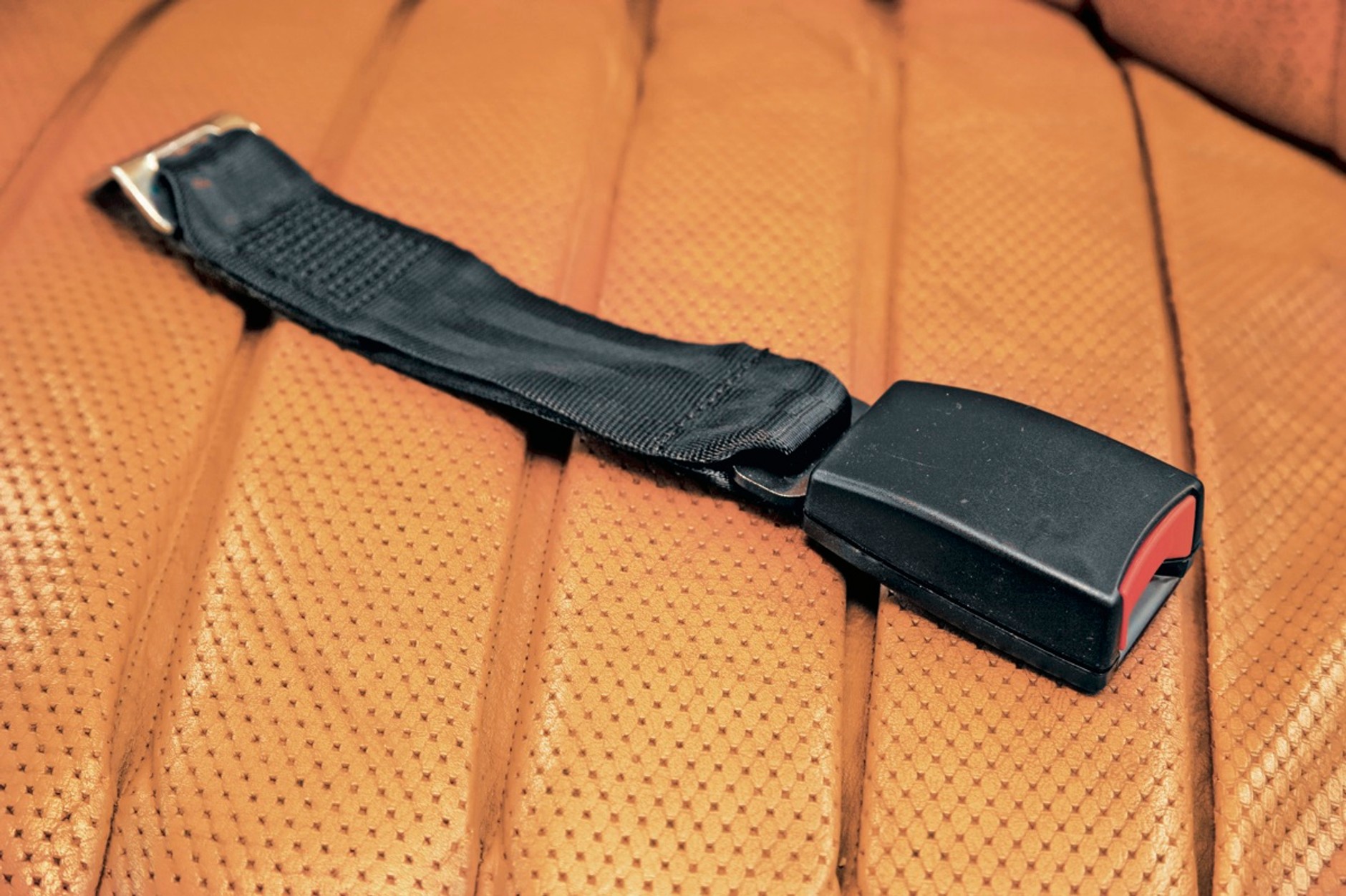 Montaż 3-punktowego pasa bezpieczeństwa