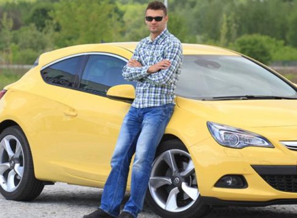 Maciek testuje Astrę GTC: w poszukiwaniu wrażeń