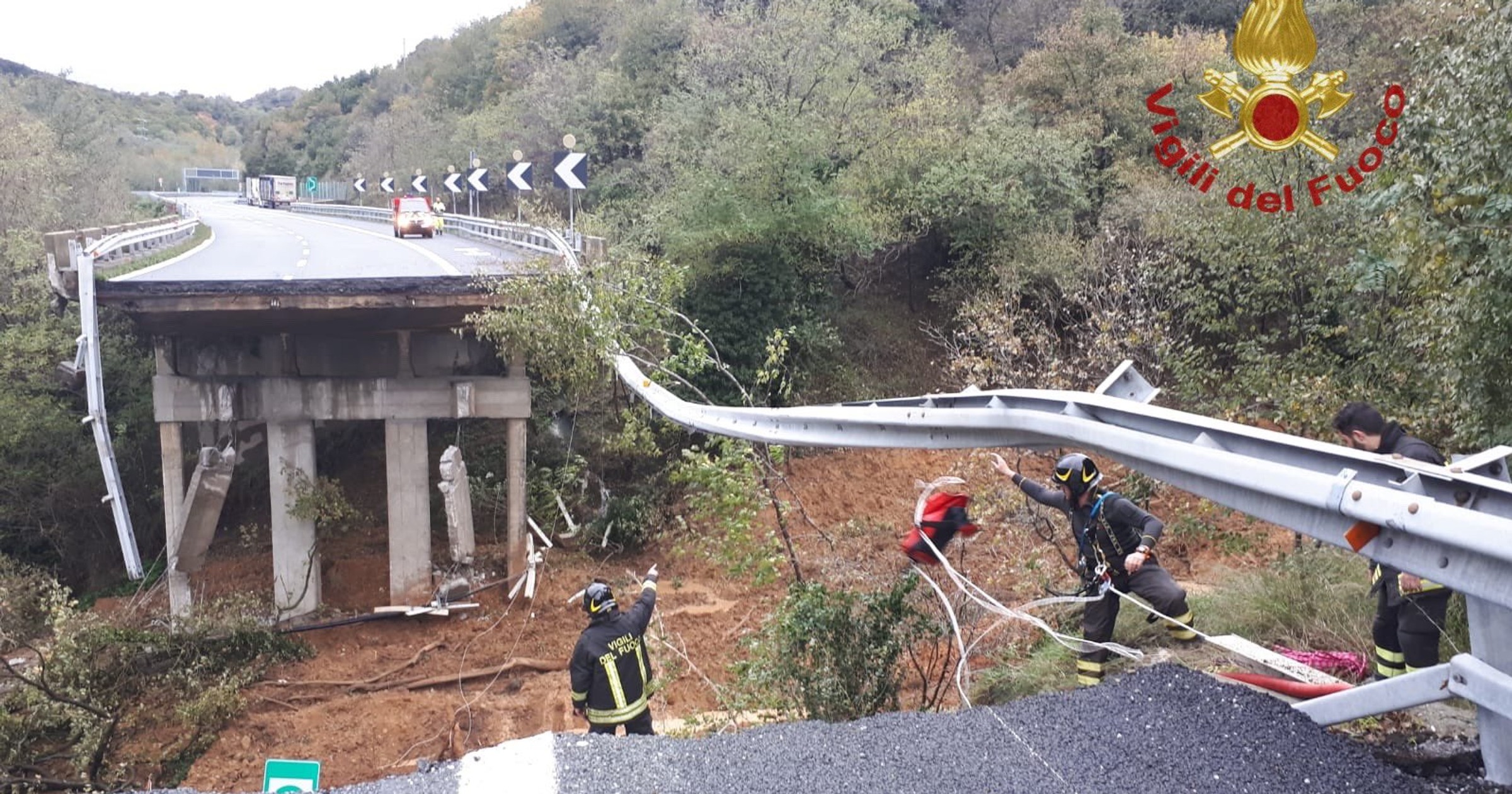 Zawalony wiadukt na autostradzie A6 we Włoszech