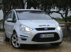 Ford S-Max: sportowe auto dla rodziny