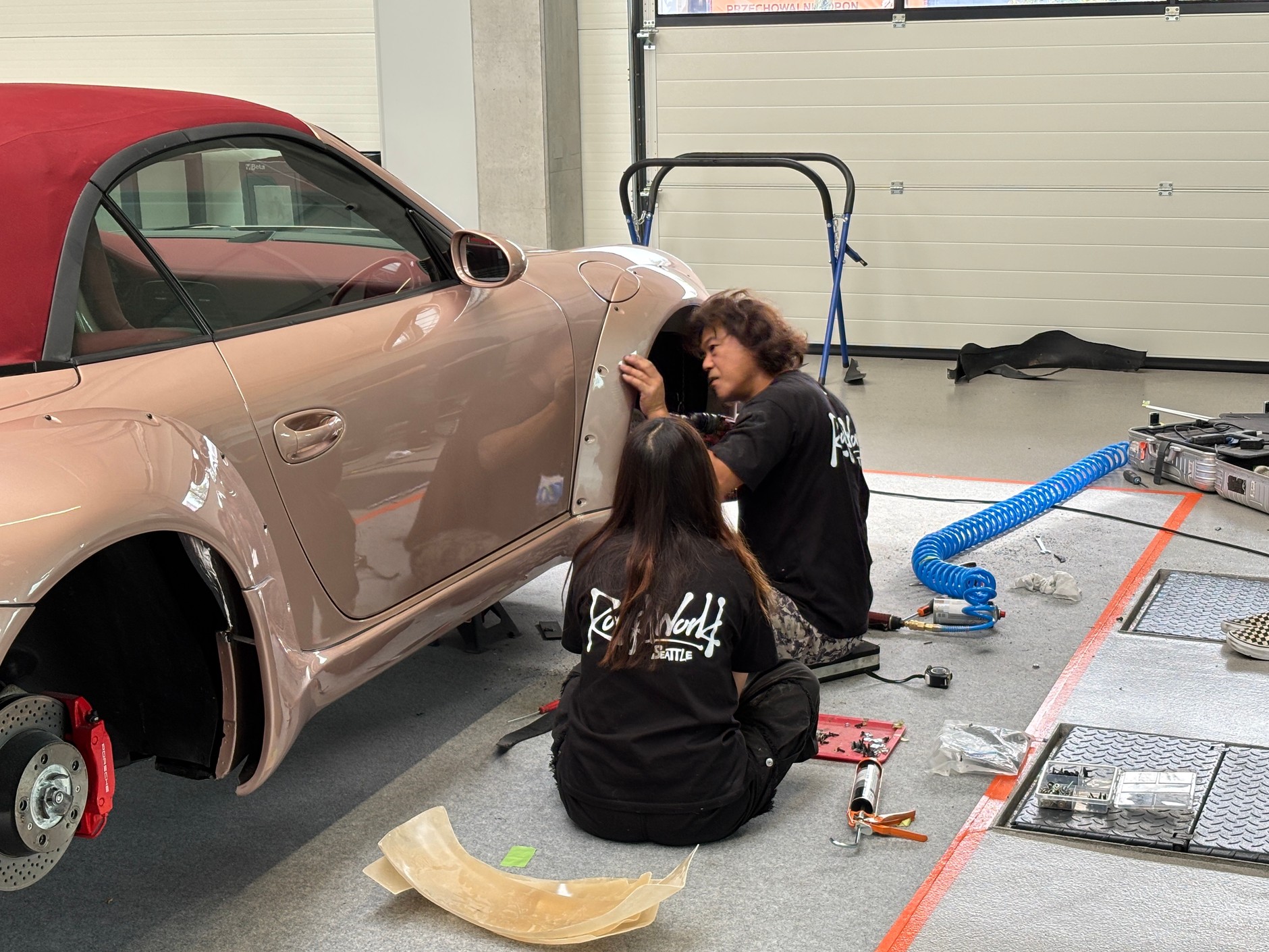 Otwarcie nowej siedziby 911 Garage i budowa kolejnego RWB