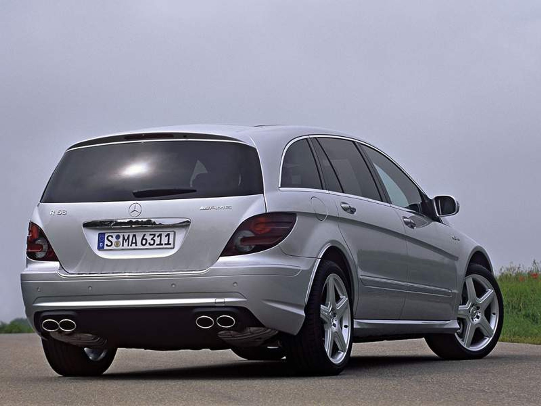 Mercedes-Benz R: dwa nowe modele i podwyższenie komfortu