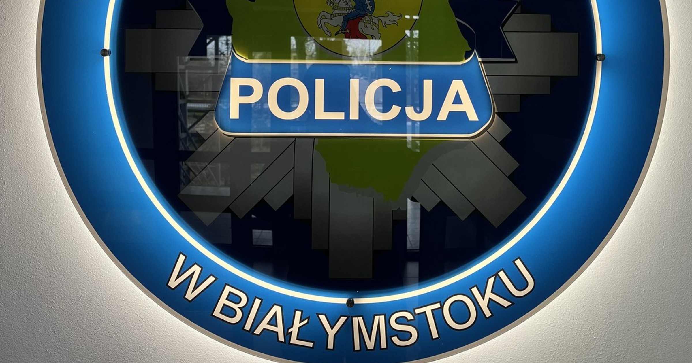 Obraz pochodzący z serwisu https://podlaska.policja.gov.pl/pod/opp/aktualnosci/95762,Scigal-sie-z-bmw-i-byl-nietrzezwy.html