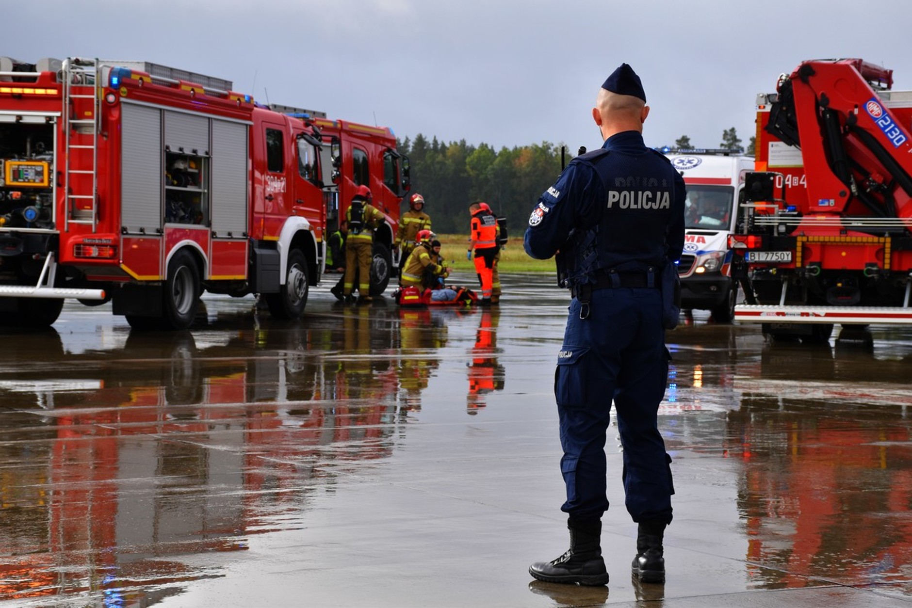 Zderzenie samochodu z samolotem. Ćwiczenia służb w Białymstoku