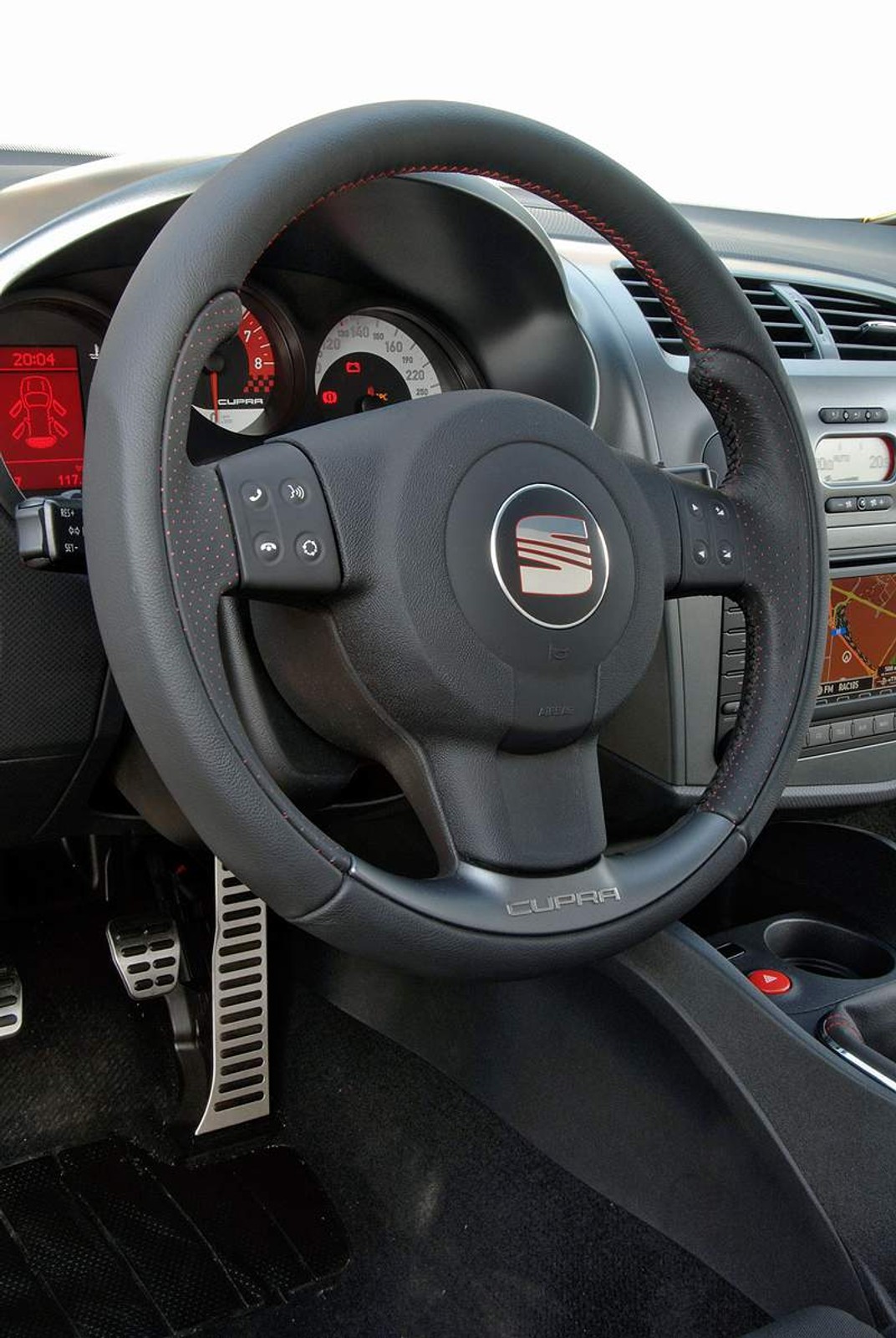 Seat Leon Cupra: pierwsze zdjęcia