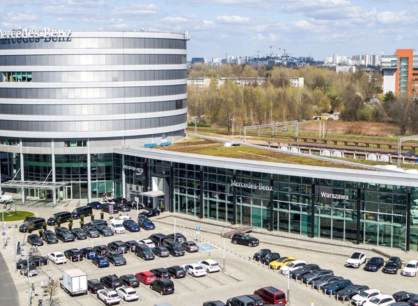 Mercedes wspiera personel medyczny w walce  z koronawirusem