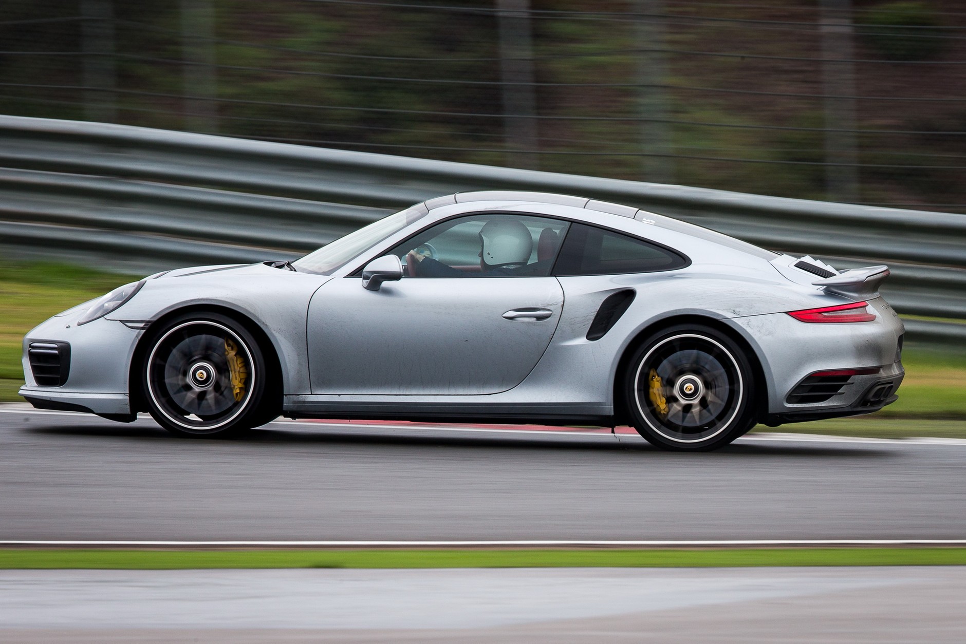 Porsche Carrera S i Turbo S na torze Istanbul Park