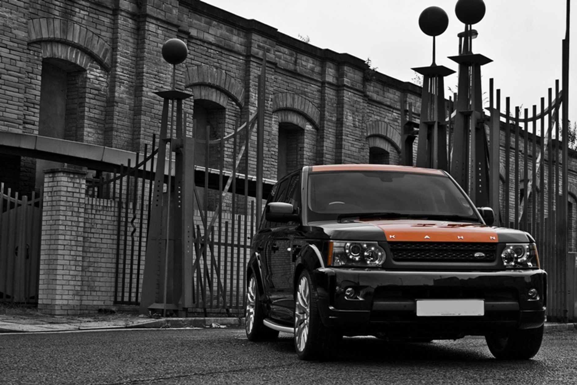 Range Rover Vesuvius