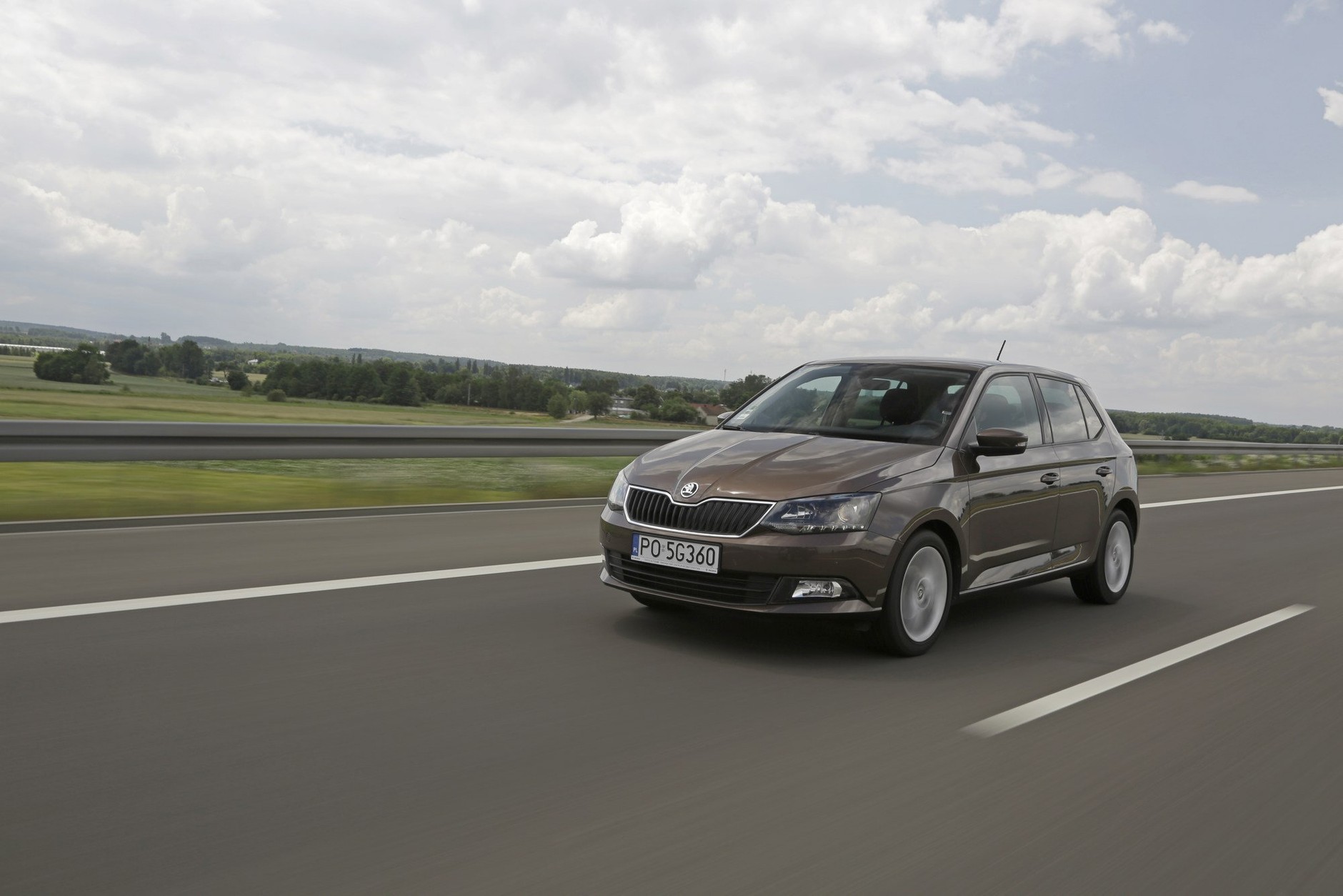 sprzedaż samochodów 09/2015