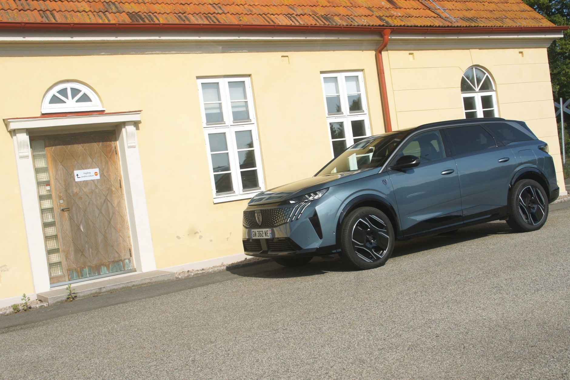 Peugeot E-5008 w pierwszym teście