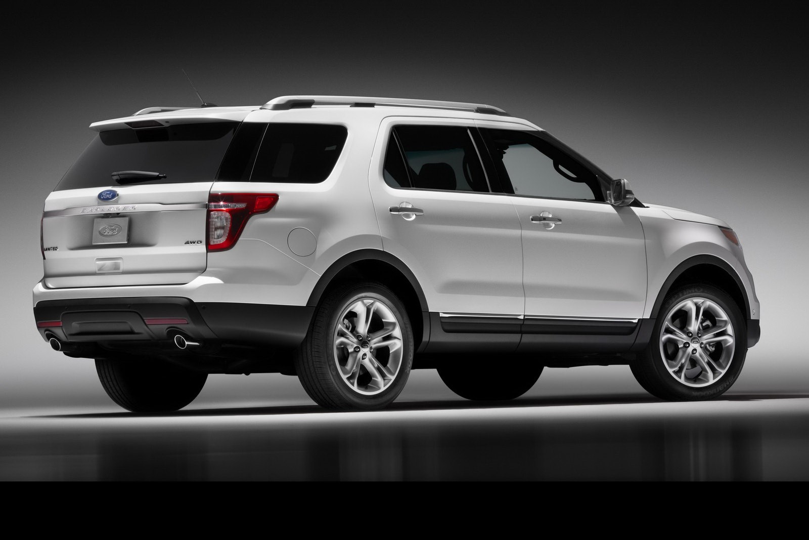 Ford Explorer pod nowym przykryciem