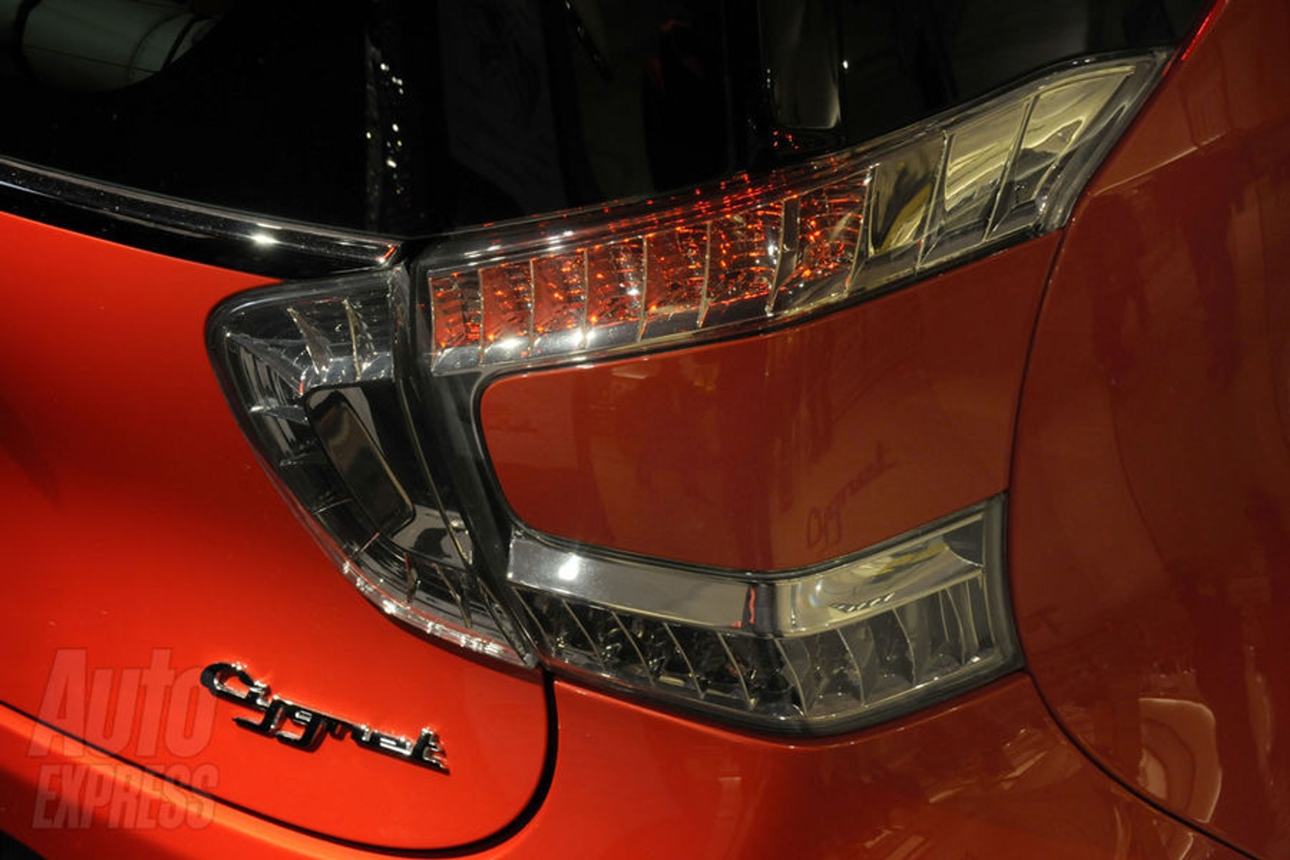 Aston Martin trafił na wystawę sklepową