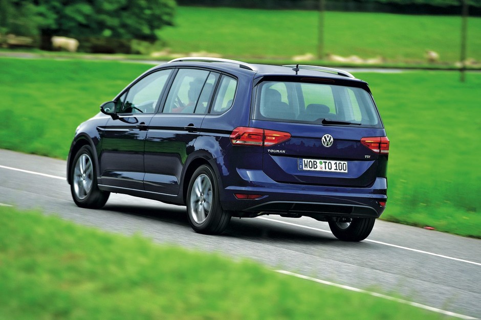 Król vanów pilnie poszukiwany: nowy VW Touran kontra BMW 216d Gran Tourer, Ford Grand C-Max, Opel Zafira Tourer