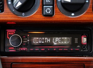 Samochodowe gadżety popularne w latach 90. Czy też takie miałeś?