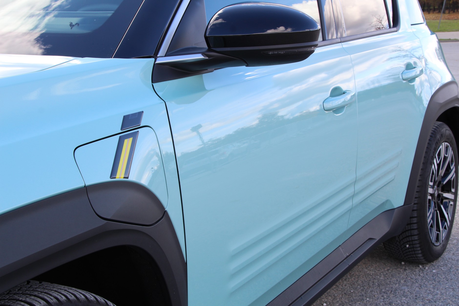 Renault 4 E-Tech Iconic