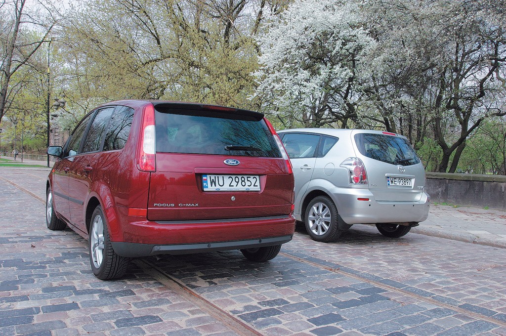 Ford Focus C-Max kontra Toyota Corolla Verso: vany idealne nie tylko w wakacje
