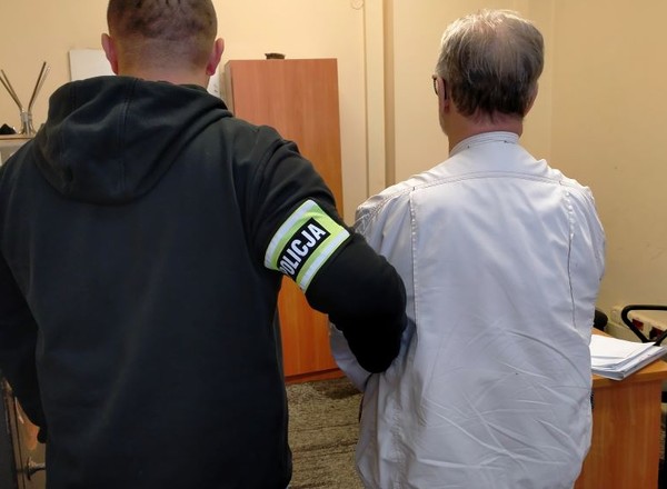Tak potraktował pięciu kierowców, którzy źle zaparkowali. "8500 zł"