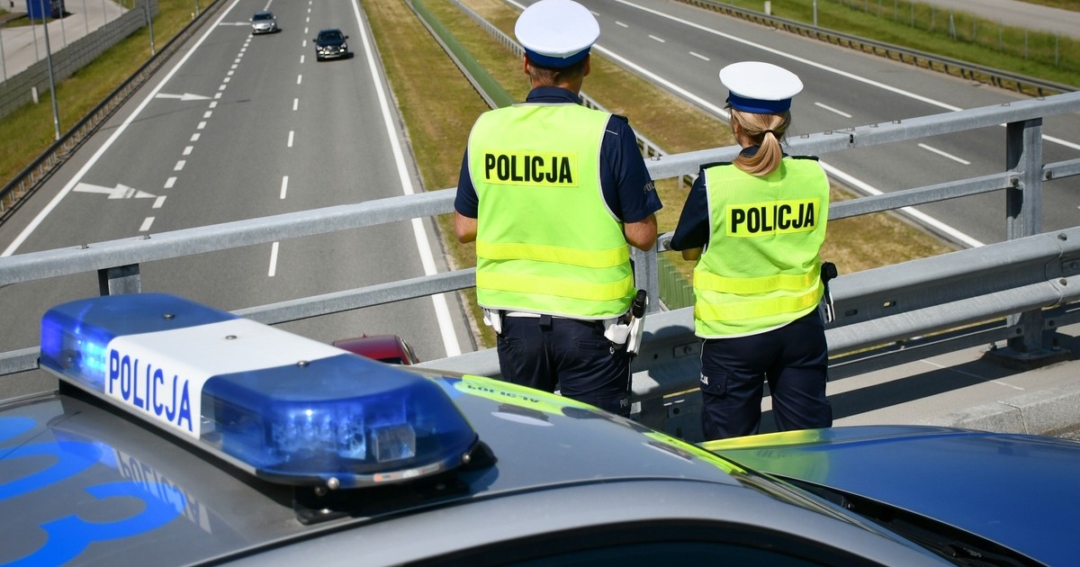 Policyjna kontrola odległości między pojazdami