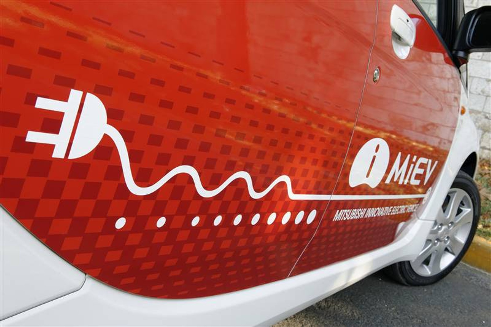 EVER - MONACO 2010: europejska prezentacja ekologicznych technologii Mitsubishi