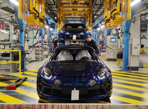 Widziałem fabrykę Alpine w Dieppe. Nie sądziłem, że tak jeszcze można produkować auta