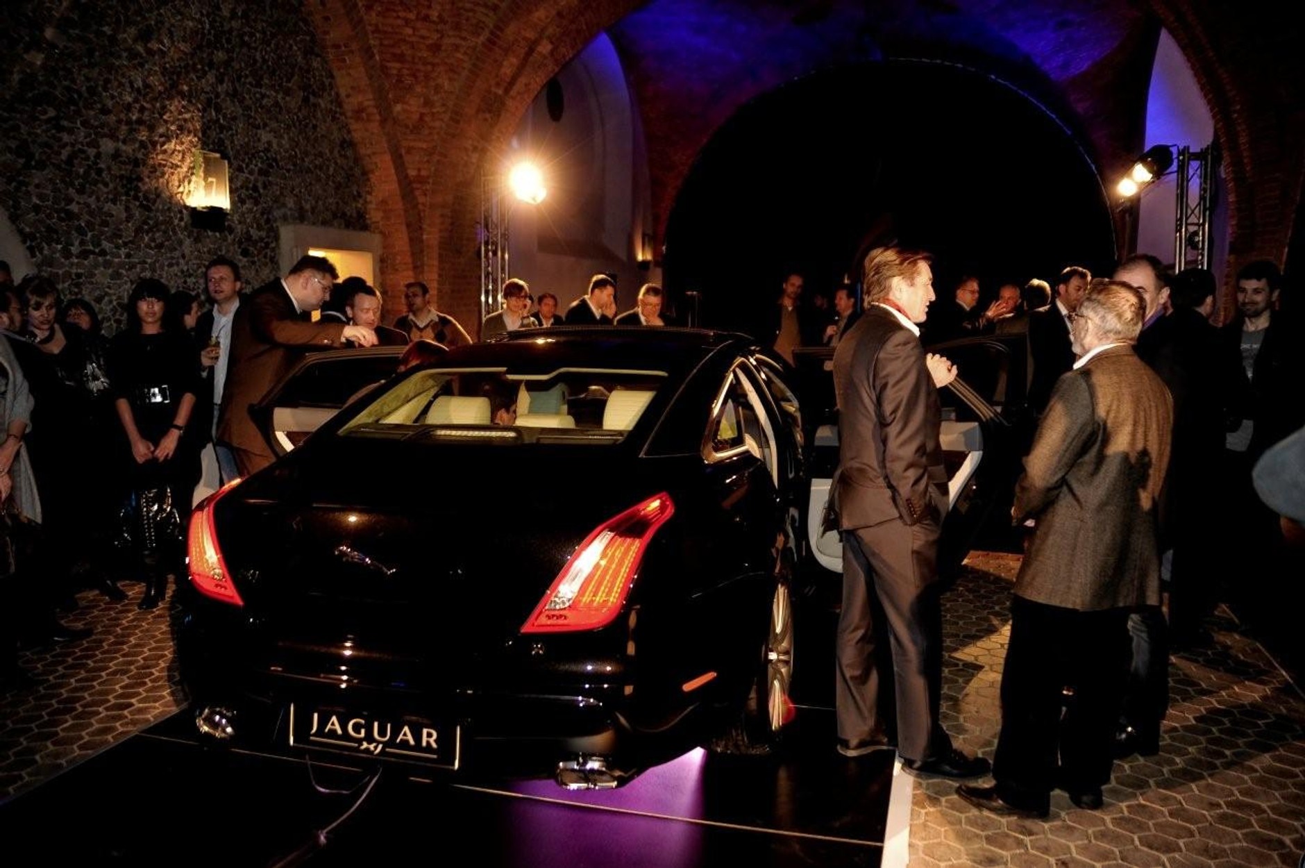 Jaguar XJ - Limuzyna nie musi być nudna