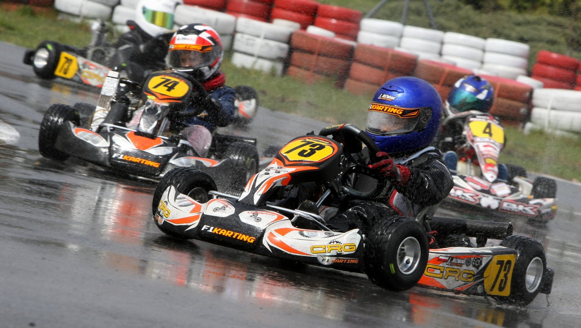 Małodzi zawodnicy F1Karting Team w trakcie zawodów Rotax Max Challenge Poland