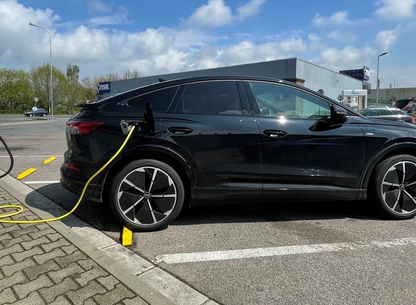 Wstrzymano dopłaty do elektryków w leasingu. Środki zostały wyczerpane