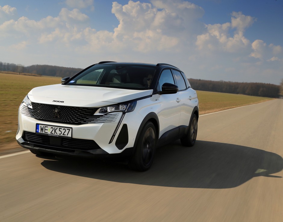 PEUGEOT 3008 HYBRID4 300 e-EAT8