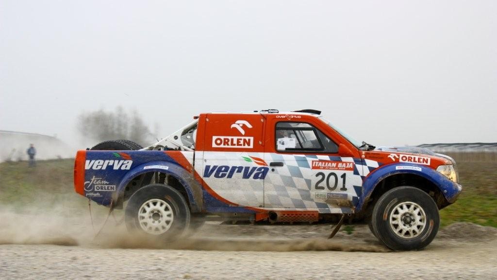 Włoski sukces Krzysztofa Hołowczyca - rosyjski rywal przepadł