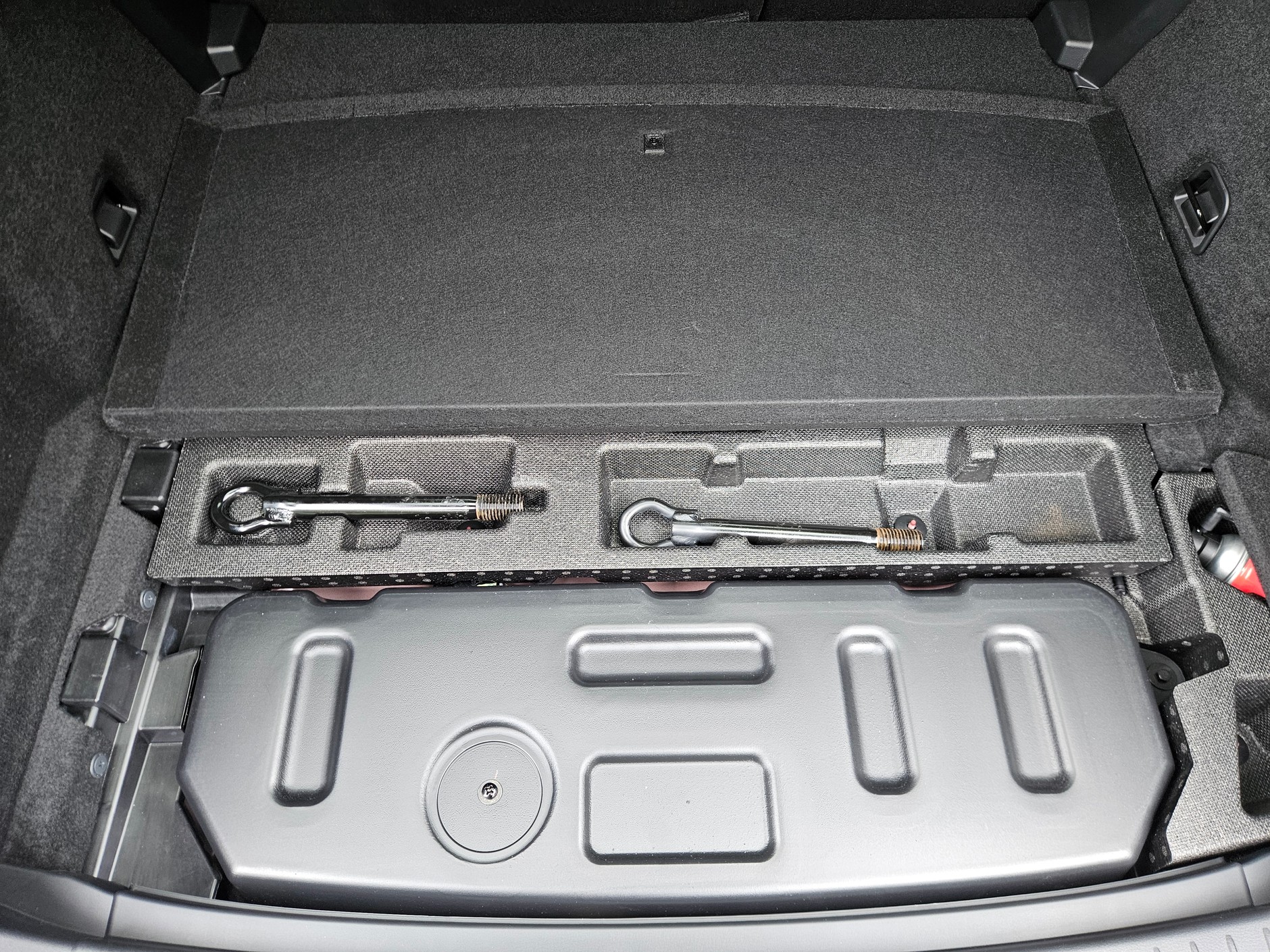 Mazda CX-6e 