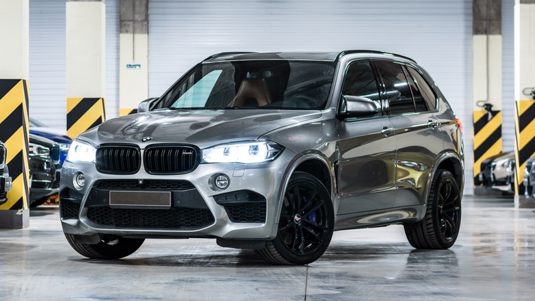 BMW X5 – jeden z modeli obecnie składanych w Rosji "z czego się da"
