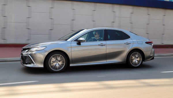 Toyota Camry 8. generacja FL 2021