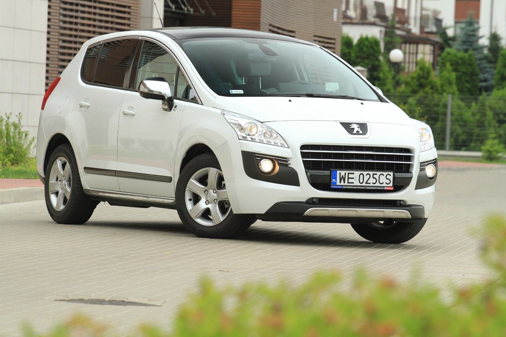 Peugeot 3008 HYbrid4: hybryda dla rozrzutnych ekologów