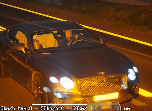 Jechał Bentleyem 146 km/h w terenie zabudowanym i chciał uniknąć odpowiedzialności