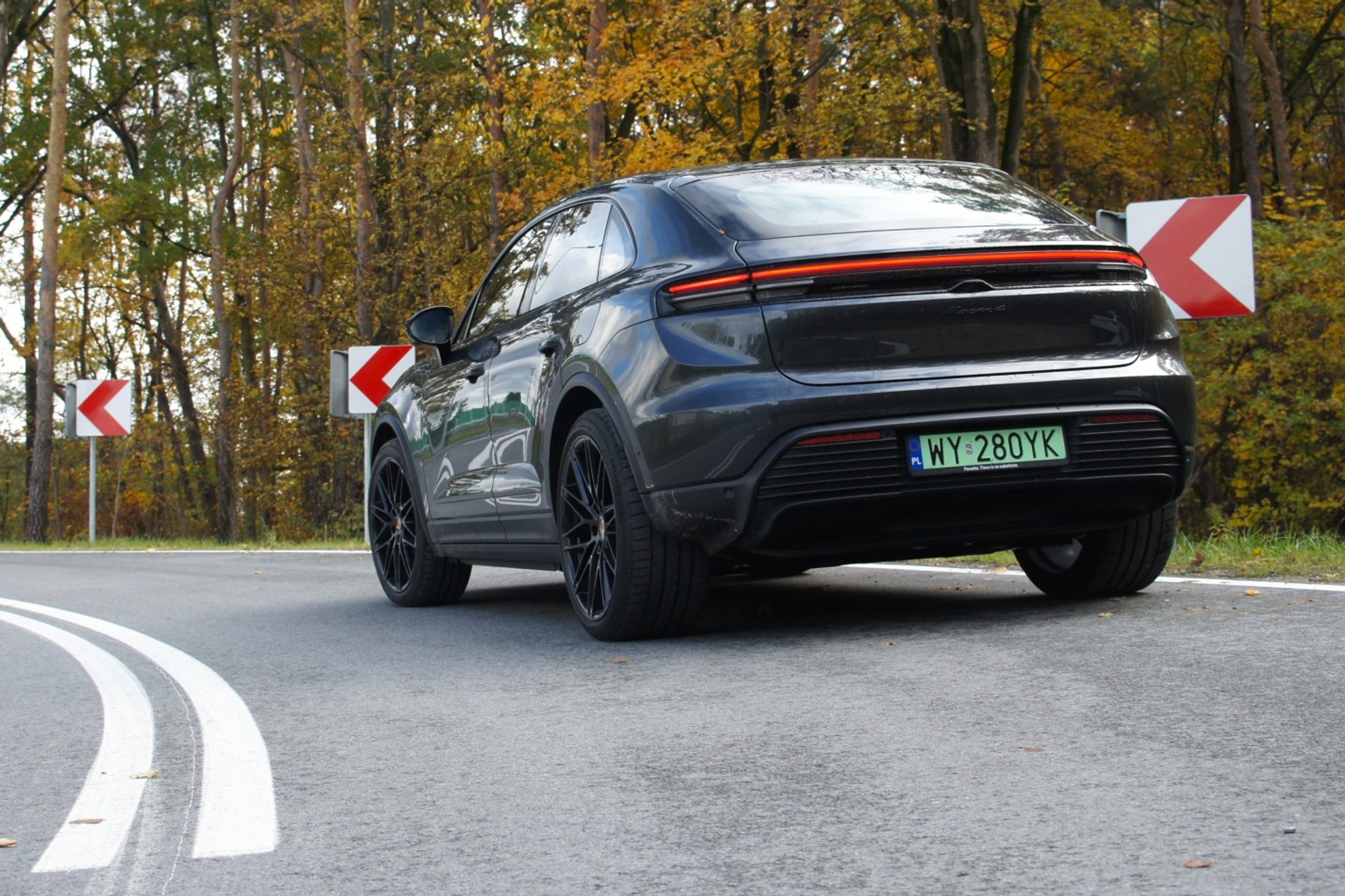 Sprawdziłem, czego brakuje nowemu Porsche Macan 4. Widzę tylko jeden problem