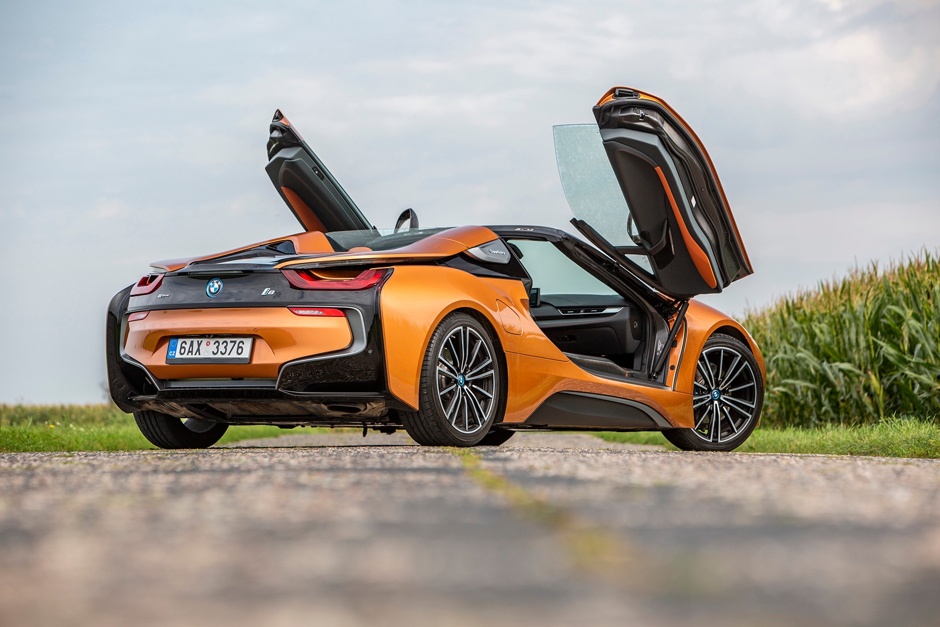 Test BMW i8 Roadster - futurystycznie i luksusowo