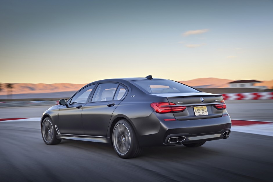 BMW M760i - ostatnie BMW z silnikiem V12