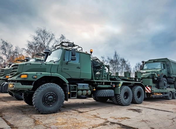 Polskie wojsko na zakupach. Na służbę zamiast polskich Jelczów trafią niemieckie Mercedesy