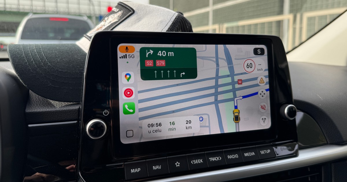 Google Maps w Apple CarPlay