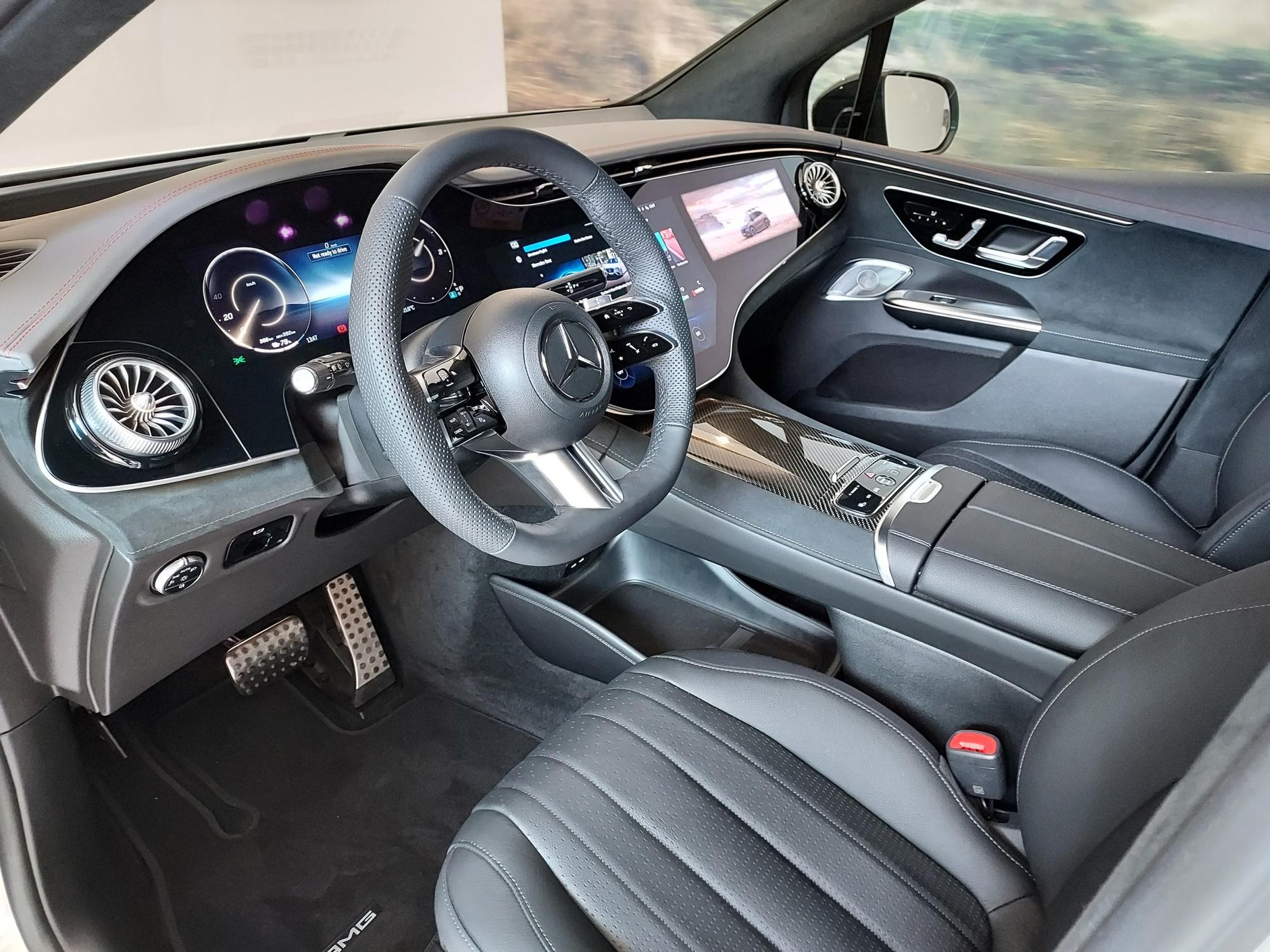 Mercedes EQE SUV